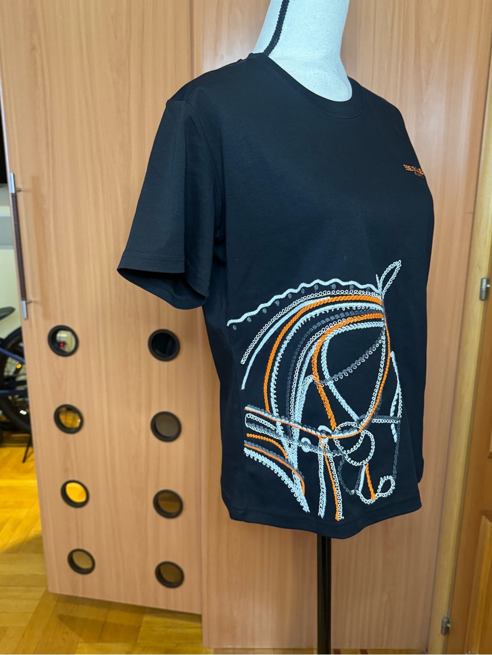 Hermes Black Short Sleeve cotton Tee with Orange & White Embroidery Sz L - Picture 12 of 16